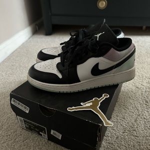 Jordan 1 Low youth size 6.5